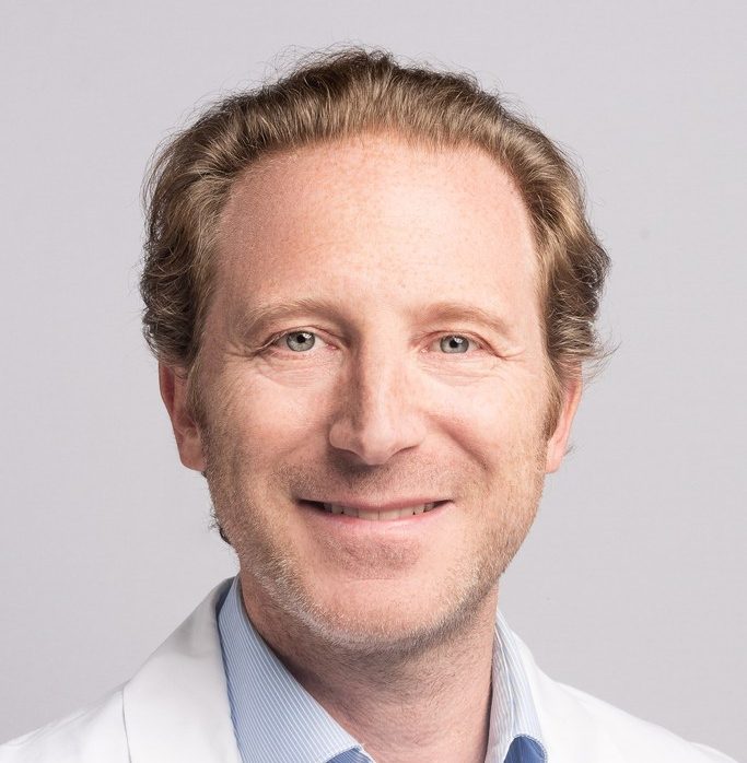 Portrait of Dr. Gérald Wajnapel, radiologist, co-founder of Teleradiology Without Borders